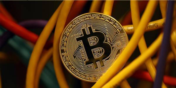 От днес един биткойн се оценява на над 17 000 щатски долара