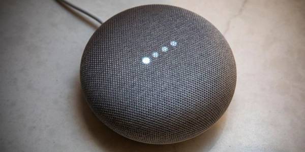 Google отключи сензорния контрол на умния говорител Home Mini