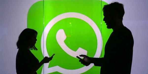 Франция изисква WhatsApp да спре да споделя данни с Facebook