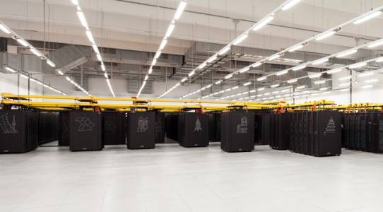 Lenovo и Intel създават мощен и енергийно ефективен суперкомпютър от ново поколение 