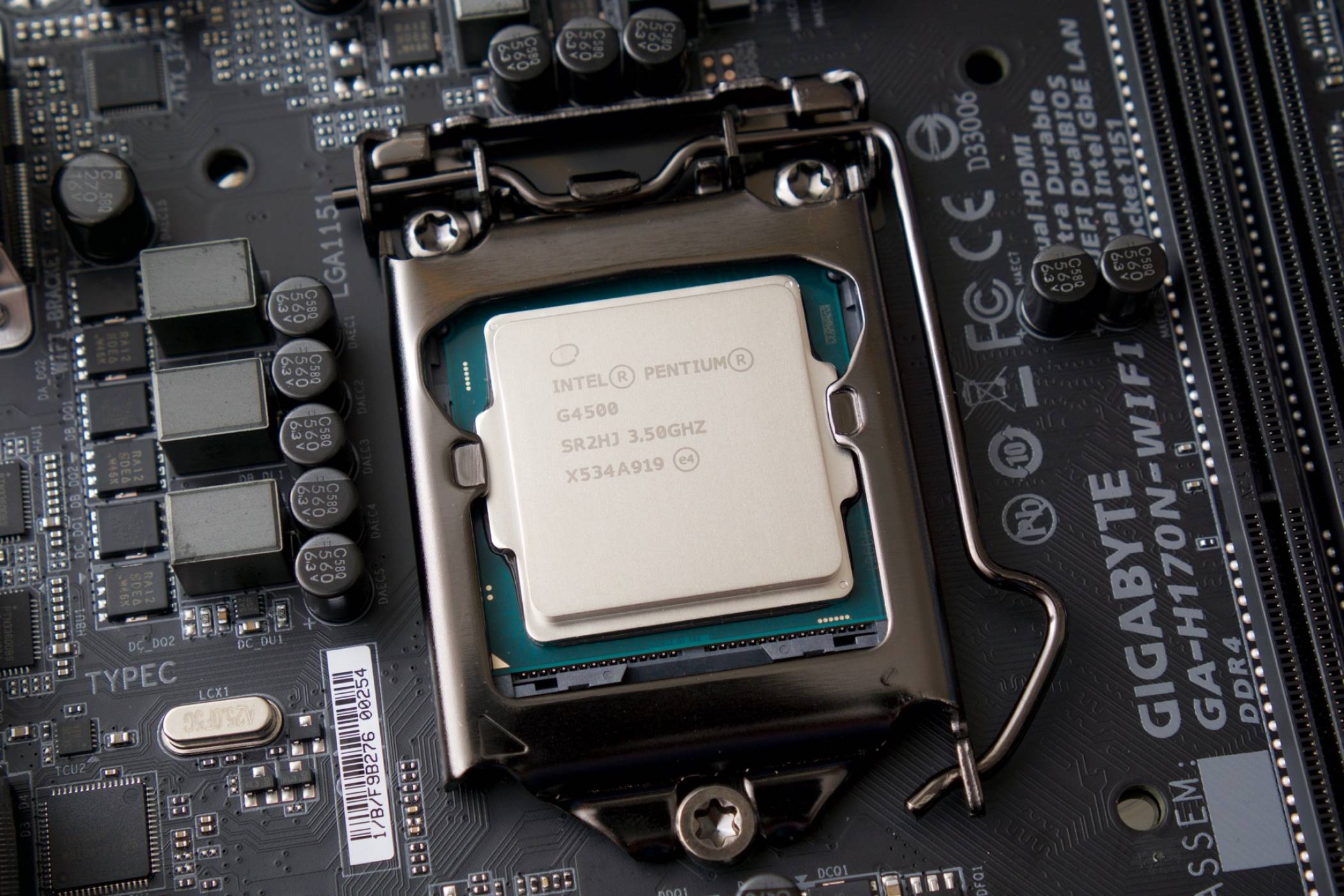 Процесорите на Intel крият проблем, чието решение може да забави компютъра ви