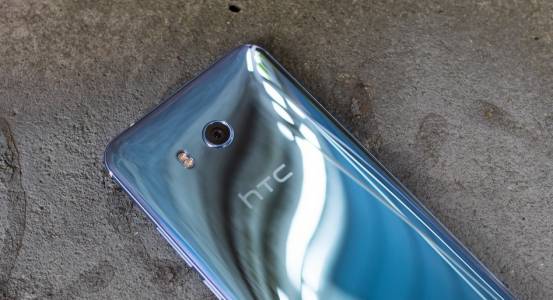 Ново изображение разкрива изключително тънките рамки на екрана на HTC U12 