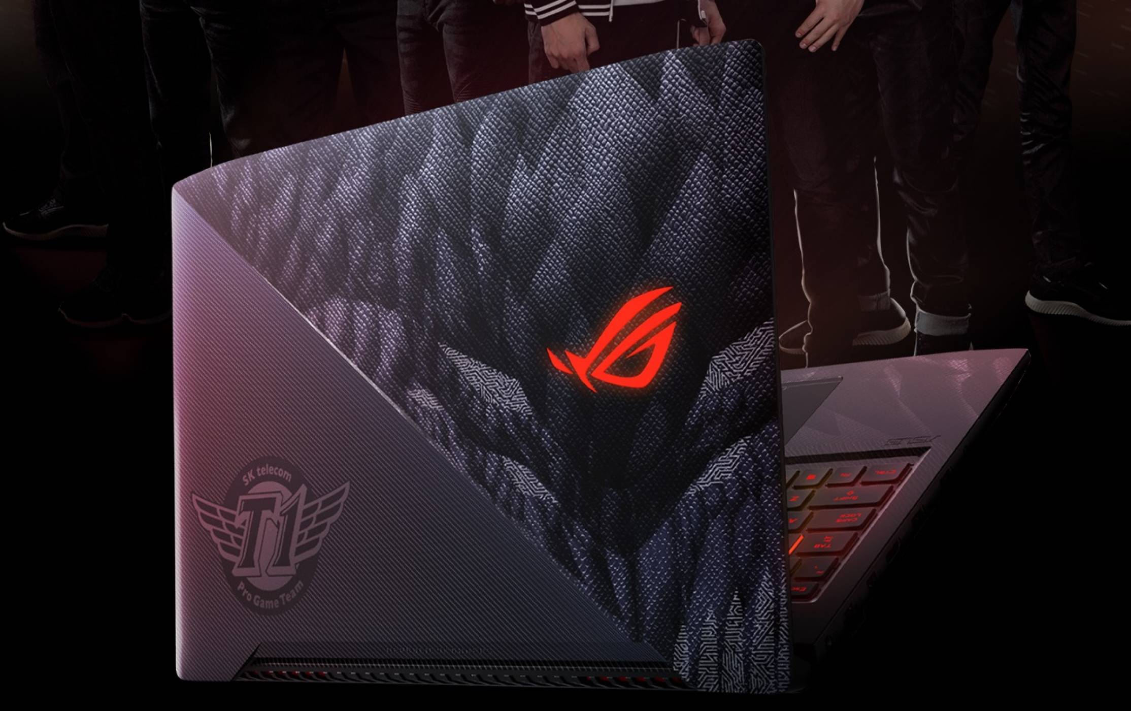 Asus пуска специален модел лаптоп ROG Strix, посветен на електронните спортове