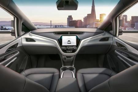 Умната кола на GM върви без волан и педали