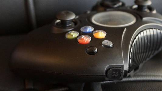 Оригиналният Xbox контролер идва в големите ви ръце през март