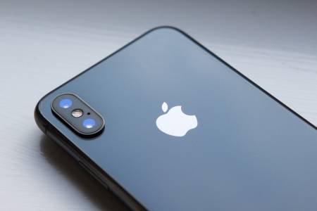 Търсенето на iPhone X в САЩ върви към рекордно ниски нива