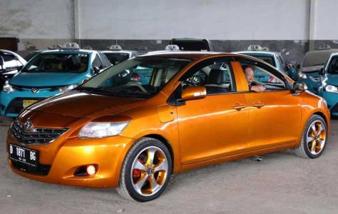 Тази Toyota с два двигателя и две предници е съвсем истинска