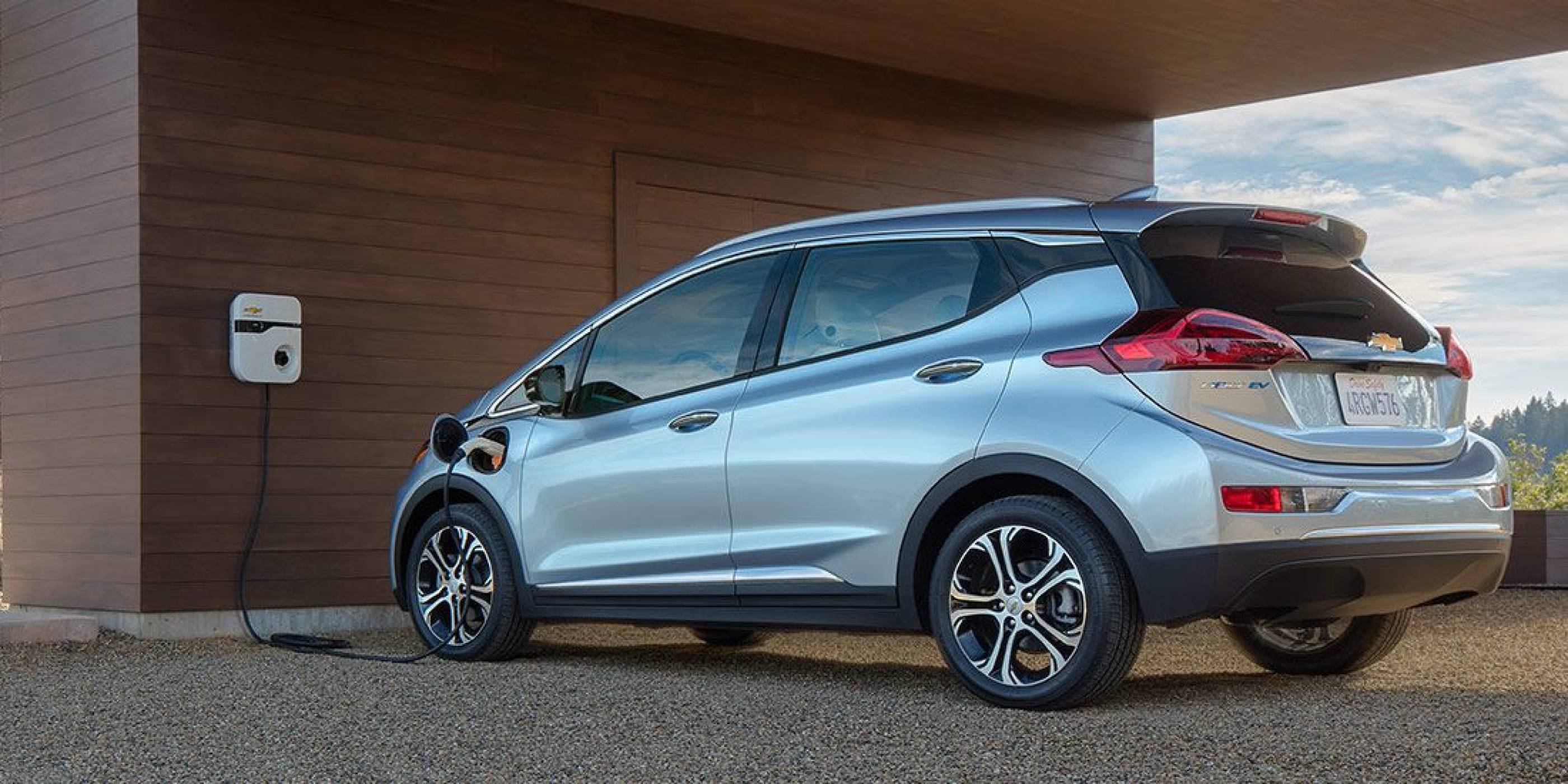 Пострадал съди GM, защото е блъснат от самоуправляващ се Chevrolet Bolt