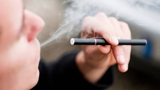 Електронните цигари повишават риска от рак и сърдечни заболявания