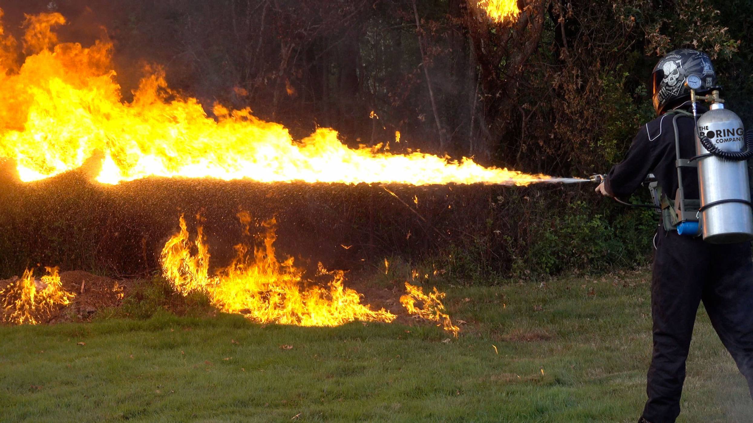 Всички огнехвъргачки на Мъск са продадени, печалбата е 10 милиона долара