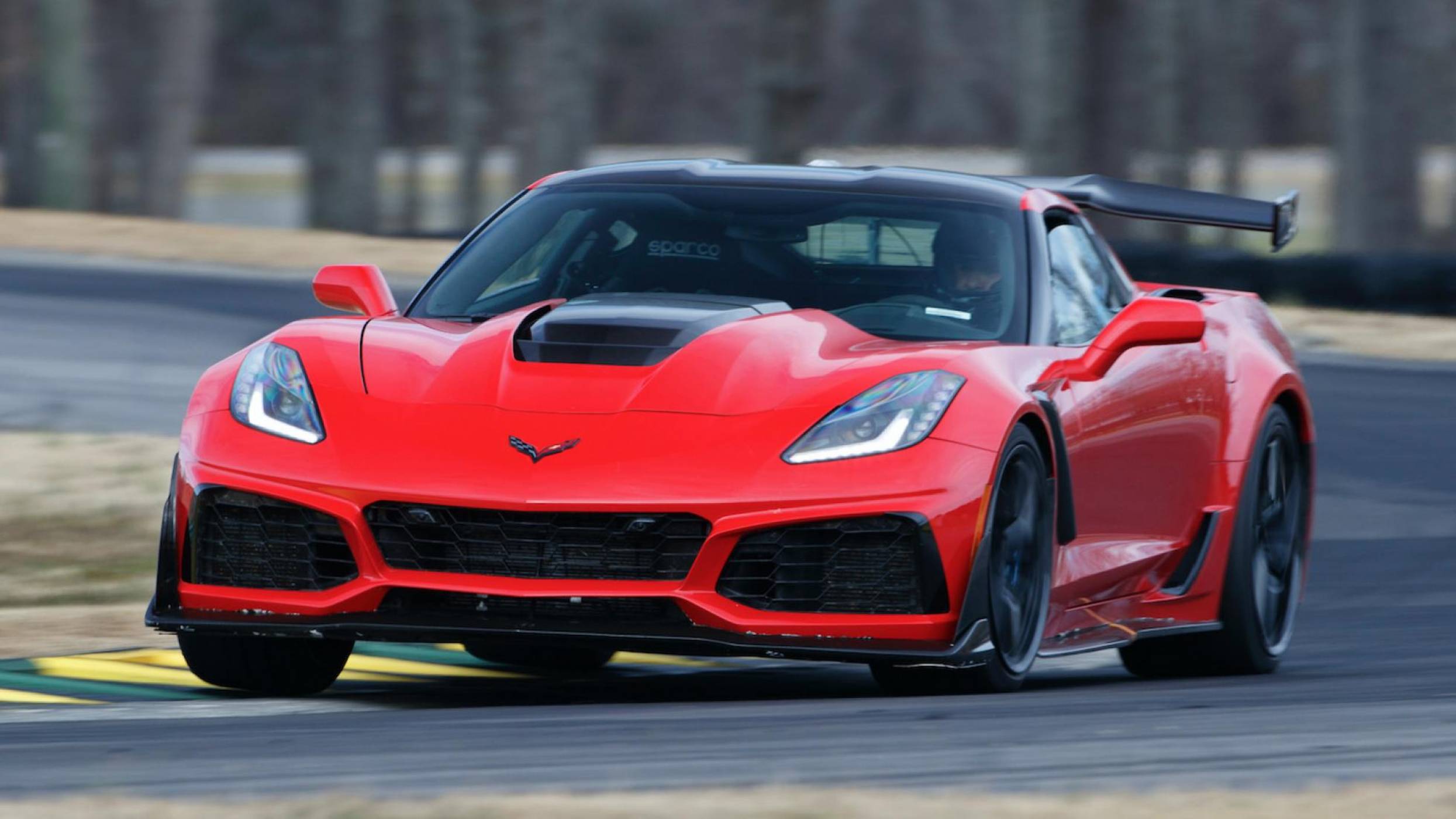 Corvette ZR1 подобрява рекорд на писта случайно... или не?
