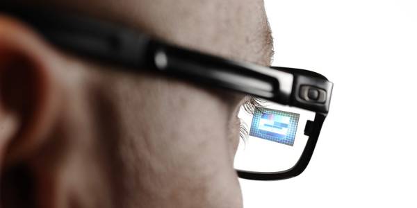 Intel подготвя нови умни AR очила 