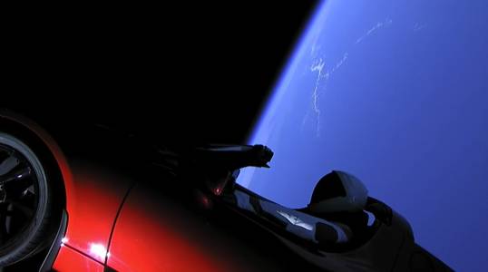 Изстреляната в Космоса Tesla подмина орбитата на Марс