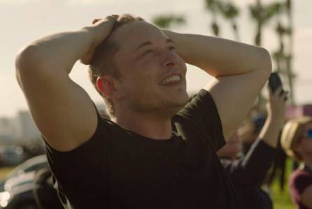 Реакцията на Илон Мъск при излитането на Falcon Heavy е безценна