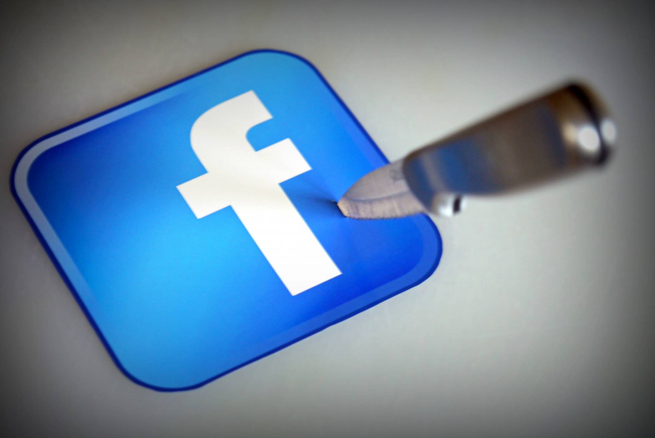 ЕС: Facebook и Twitter не защитават достатъчно потребителите