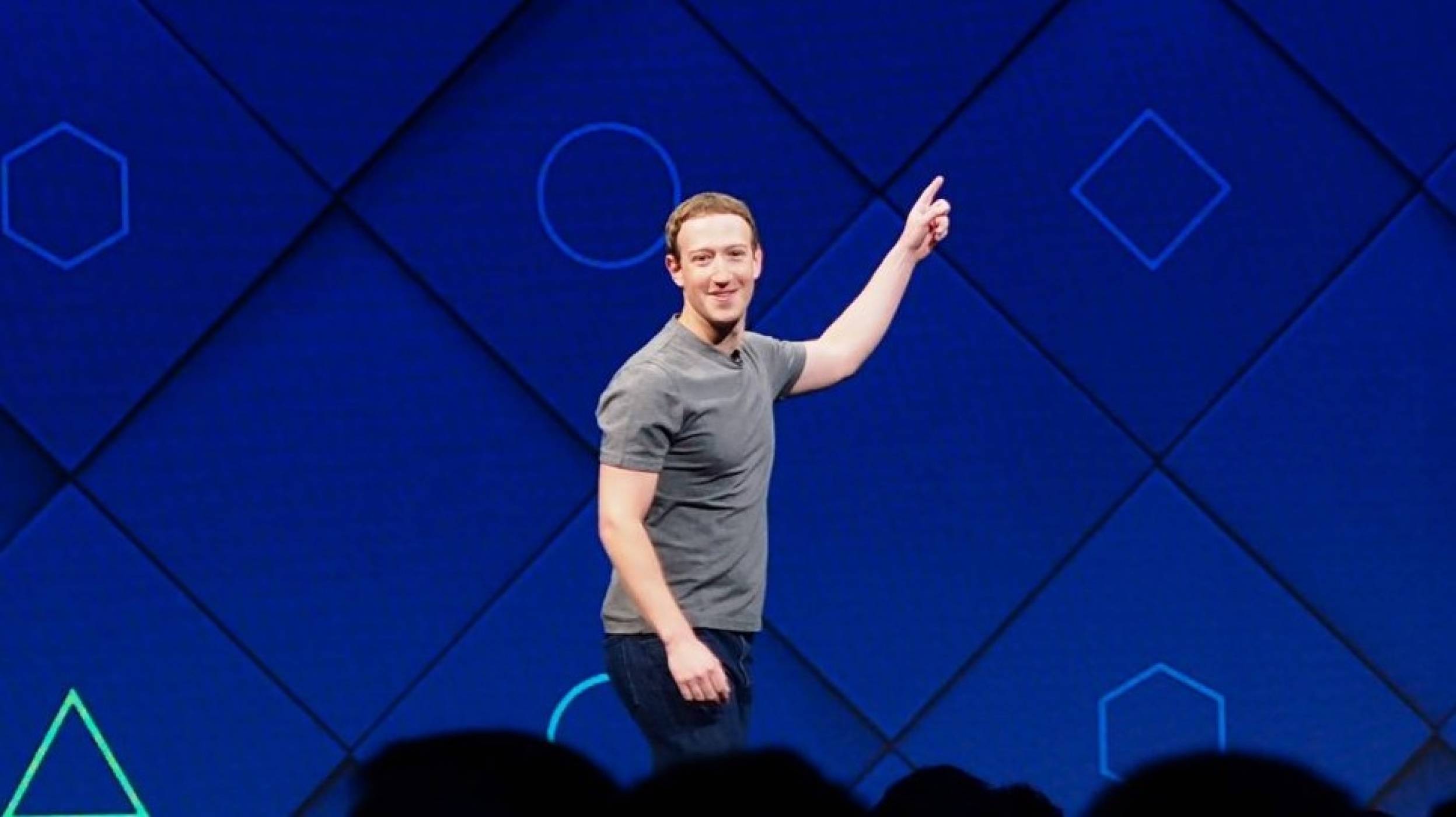 Facebooк с пощенски картички срещу политическите влияния в мрежата
