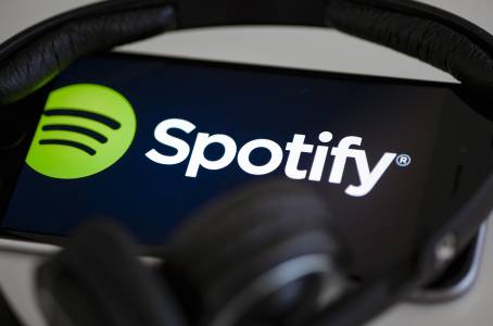 Spotify излиза на борсата за 1 млрд. долара
