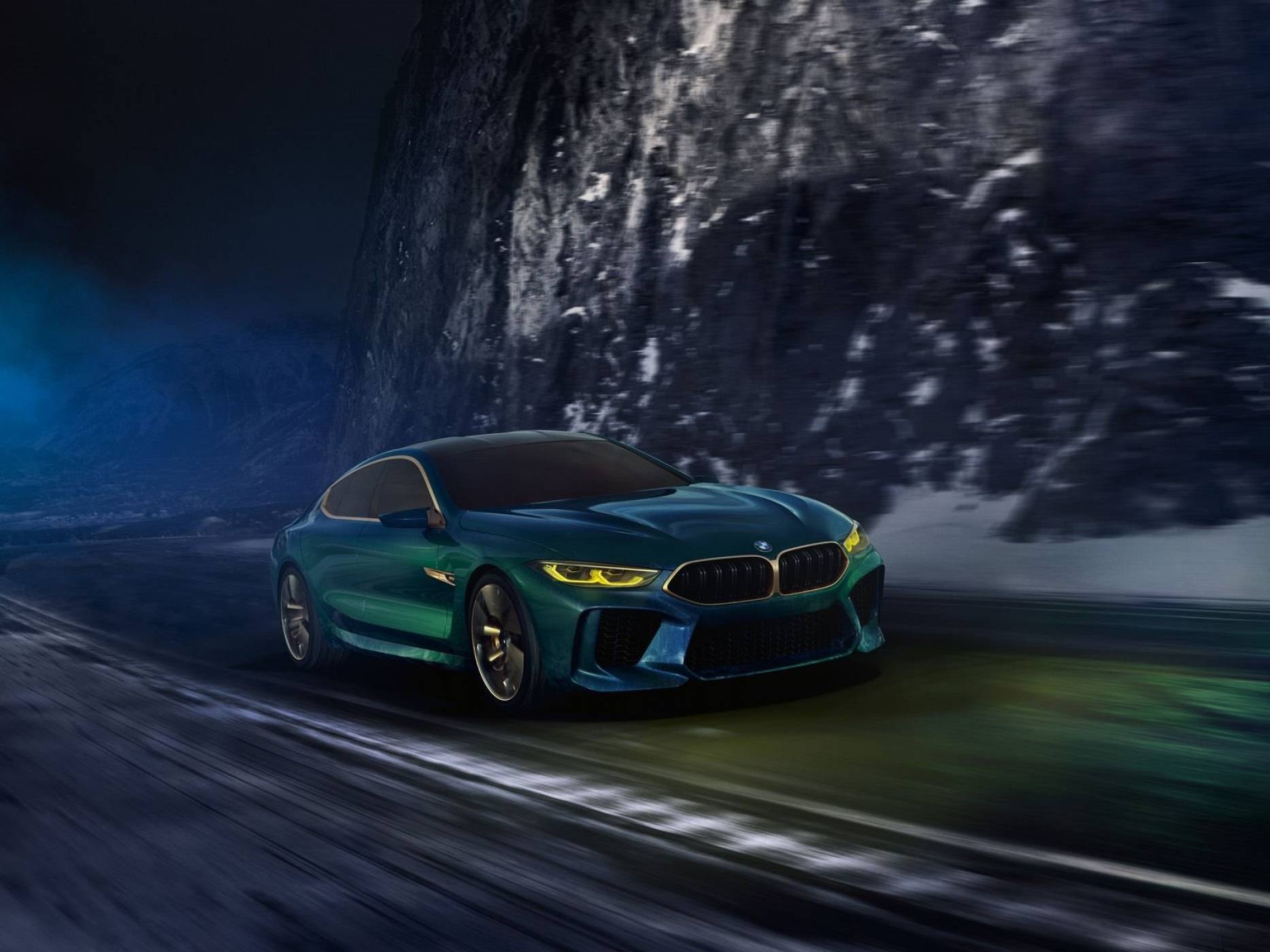 BMW впечатлява с 4-врато купе и електрически седан
