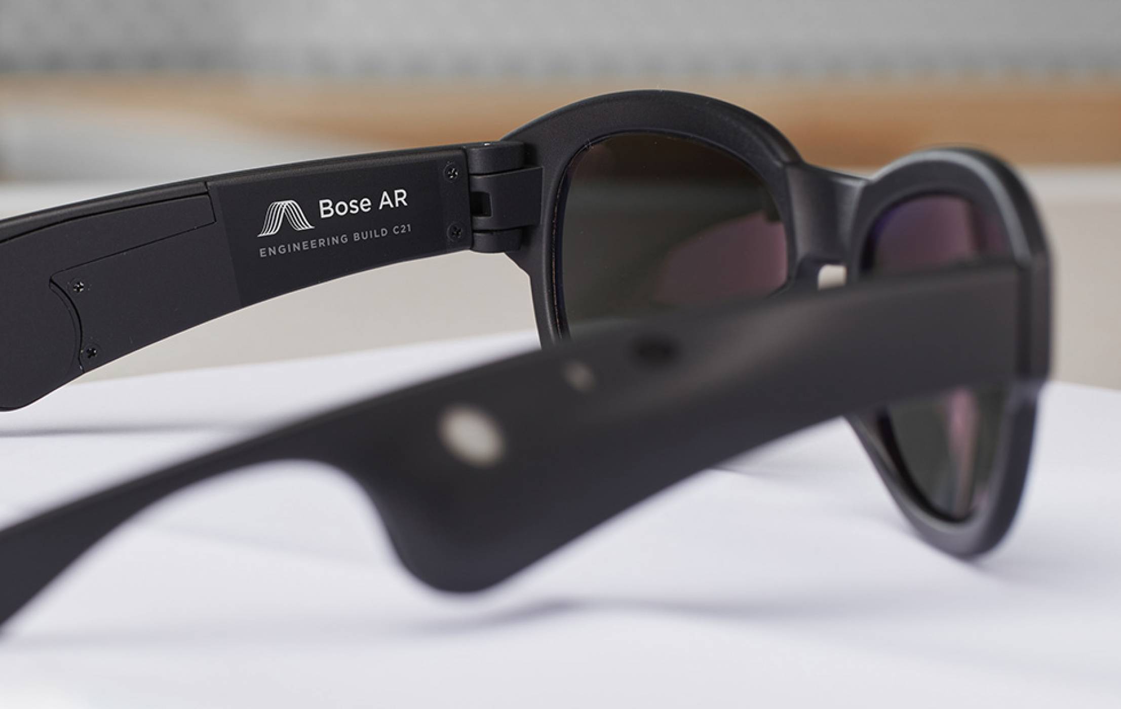 Новите AR очила на Bose буквално шепнат в ухото ви