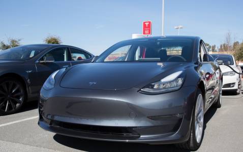 Tesla временно спряла производството на Model 3 