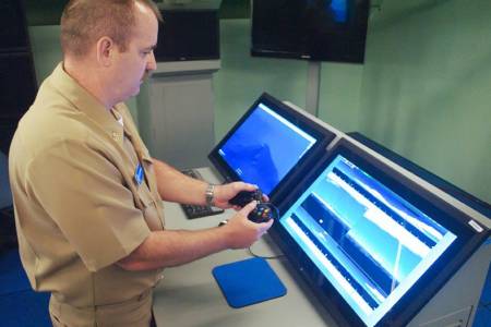 Най-новата американска подводница се управлява с контролер за Xbox 