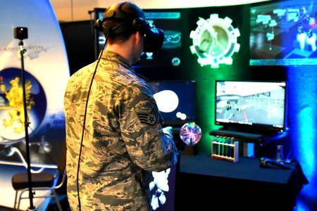 Към 2022 г. 70 милиона души ще гледат света през VR и AR шлемове