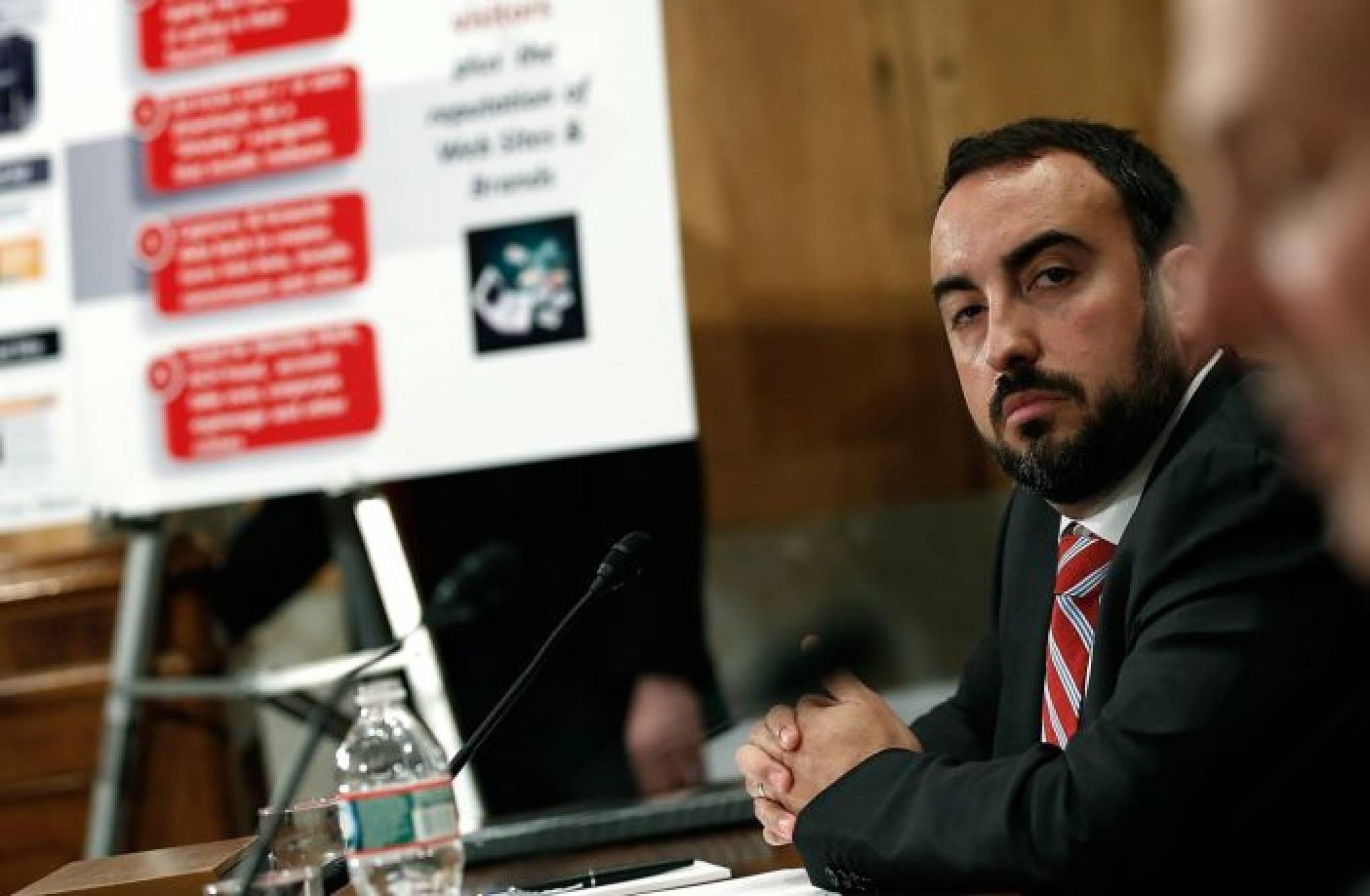 Директорът по сигурността на Facebook скоро ще напусне компанията