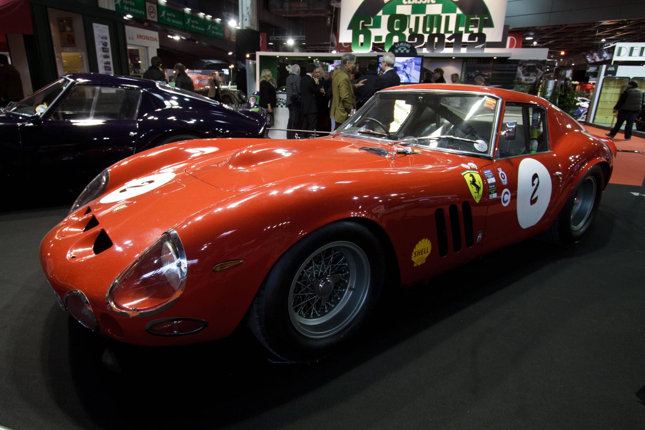 Pirelli подновява производството на скъпи гуми за Ferrari от 1962 г.