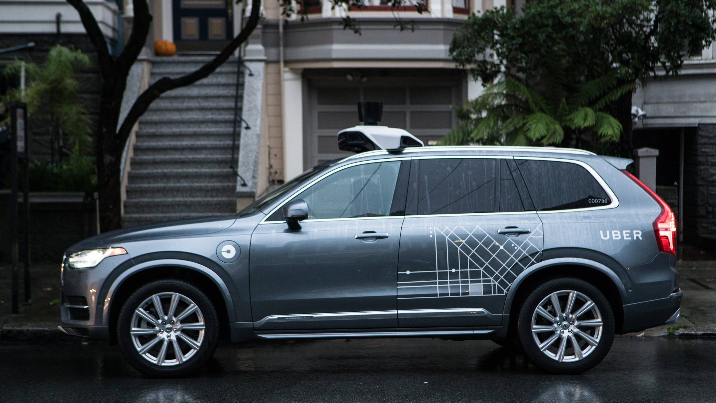 Uber получи официална забрана за използване на автономни коли в Аризона