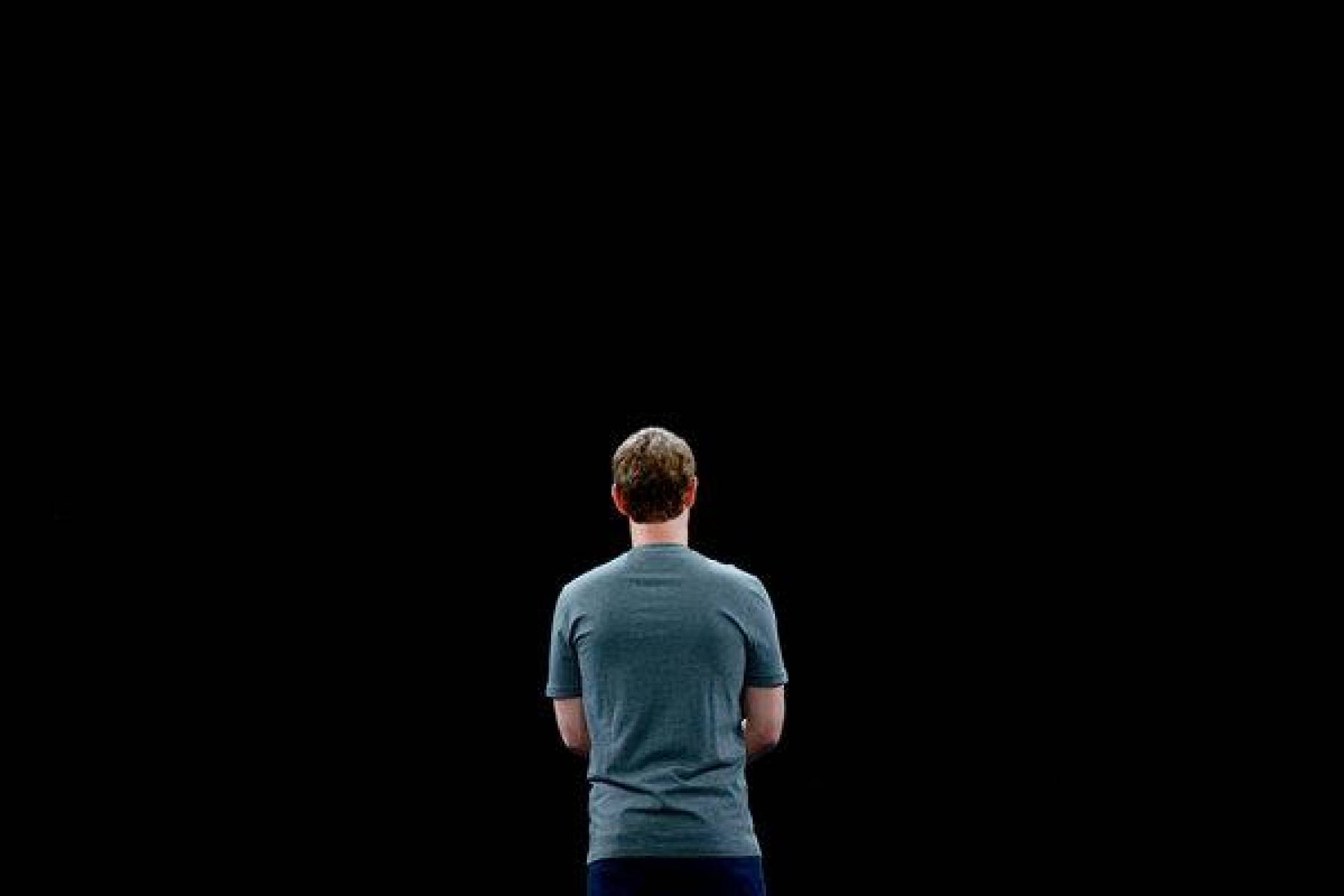 Facebook спира достъпа до данните на трети страни с цел реклама