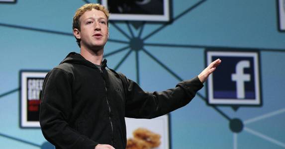 Марк Зукърбърг смята коментарите на Тим Кук за Facebook за „изключително нагли“