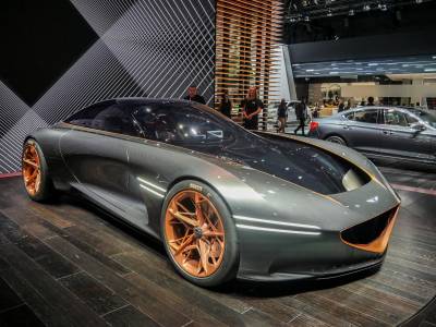 Genesis Essentia събра всички погледи на автошоуто в Ню Йорк