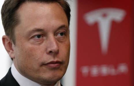 Мъск отрича критиките и обещава печалби за Tesla 
