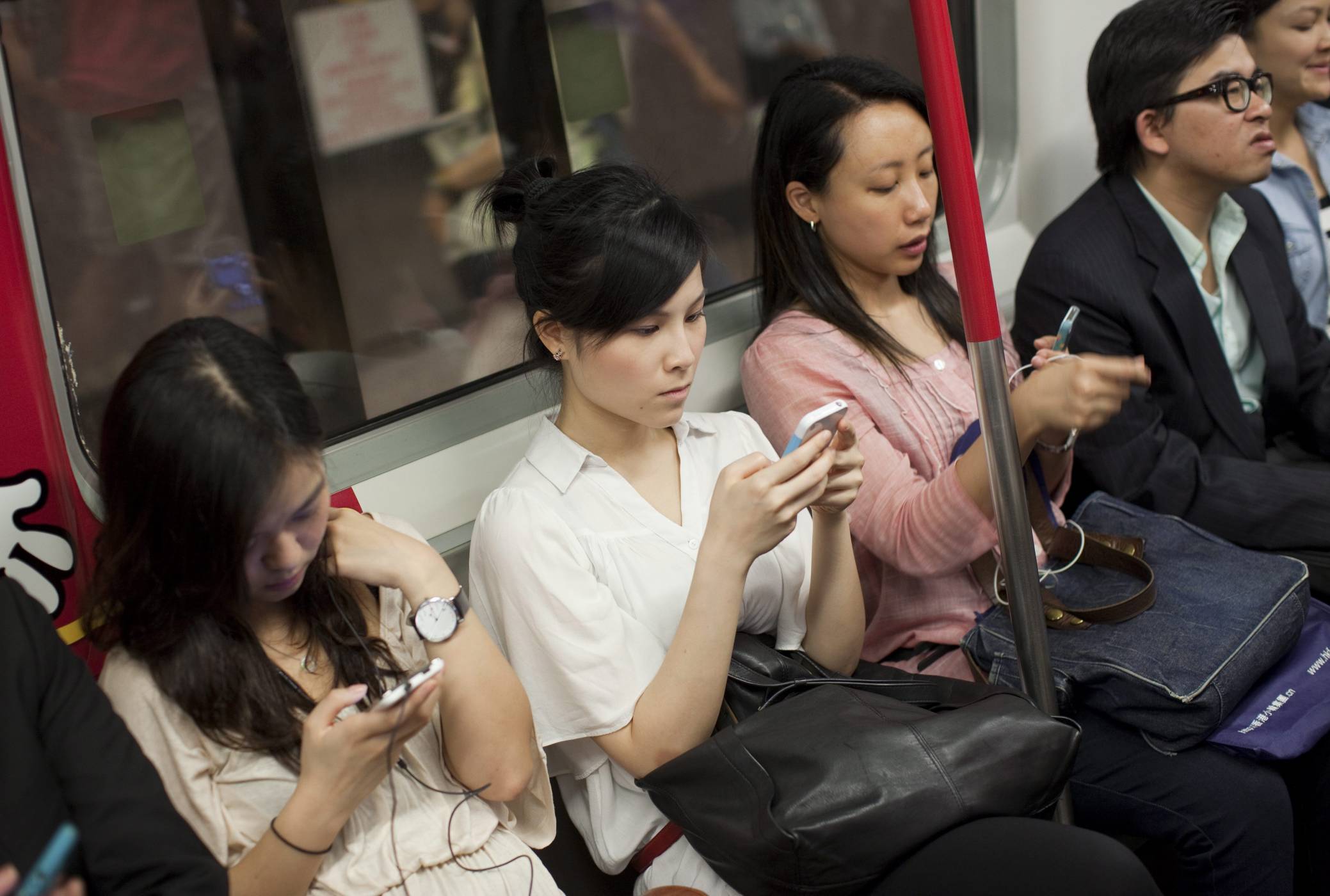 Смартфон пазарът в Китай с първия си огромен спад за последните 5 години