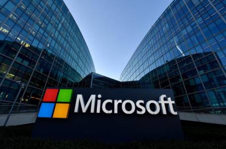 Бизнесът на Microsoft расте уверено – от облачната Azure до Windows