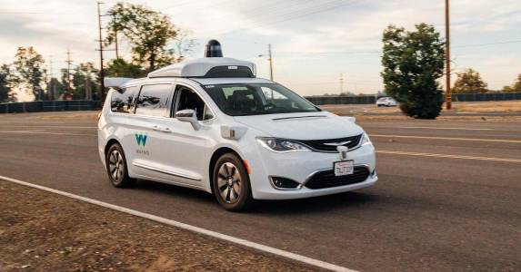 Катастрофа с автономен автомобил на Waymo, отново в Аризона