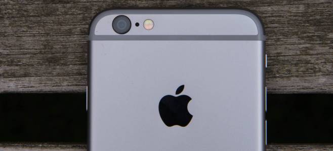 iPhone с три камери може да е звездата на Apple догодина