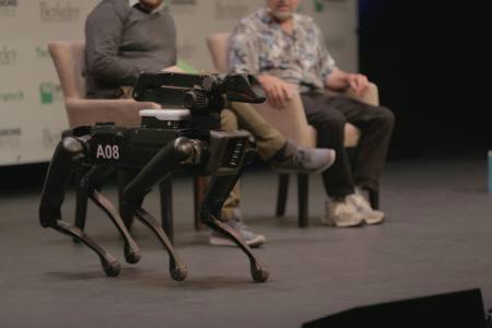 Boston Dynamics пуска робота SpotMini в продажба през 2019 г.