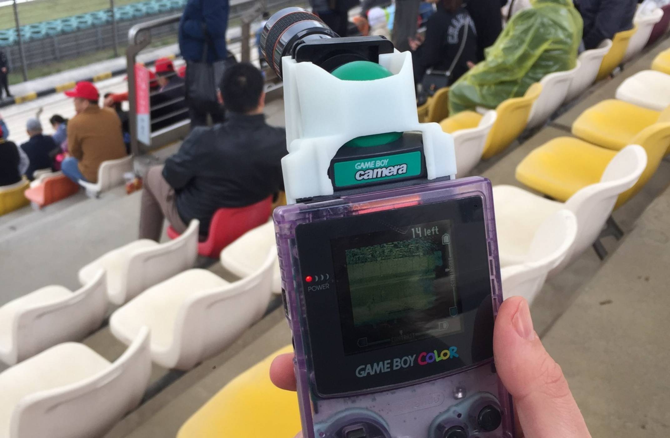 Вижте тази монохромна ретро приказка с камерата на Game Boy
