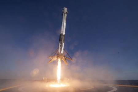 Falcon 9 на SpaceX има поне 300 полета преди пенсия