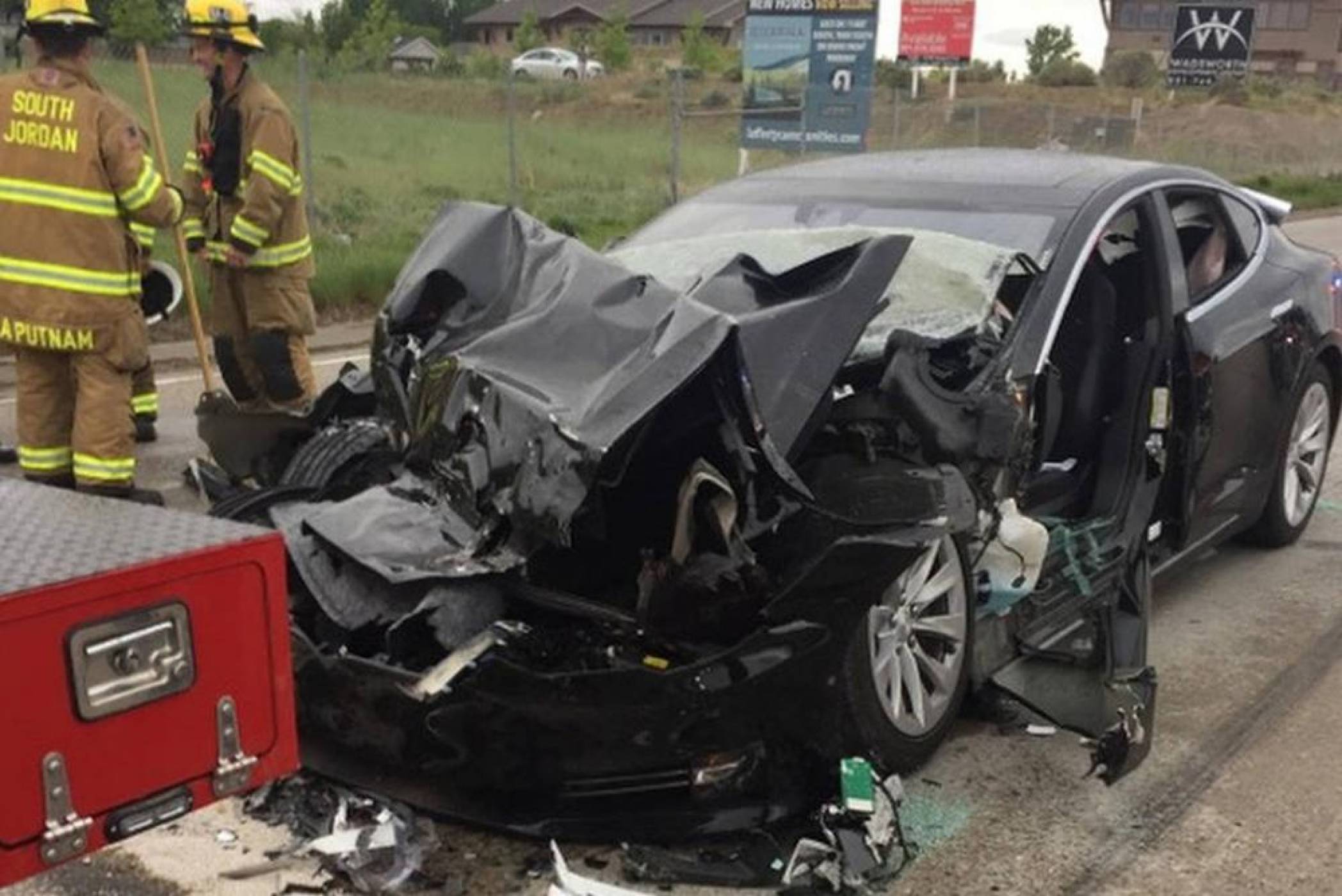 Катастрофа на Tesla в автономен режим предизвика федерално разследване