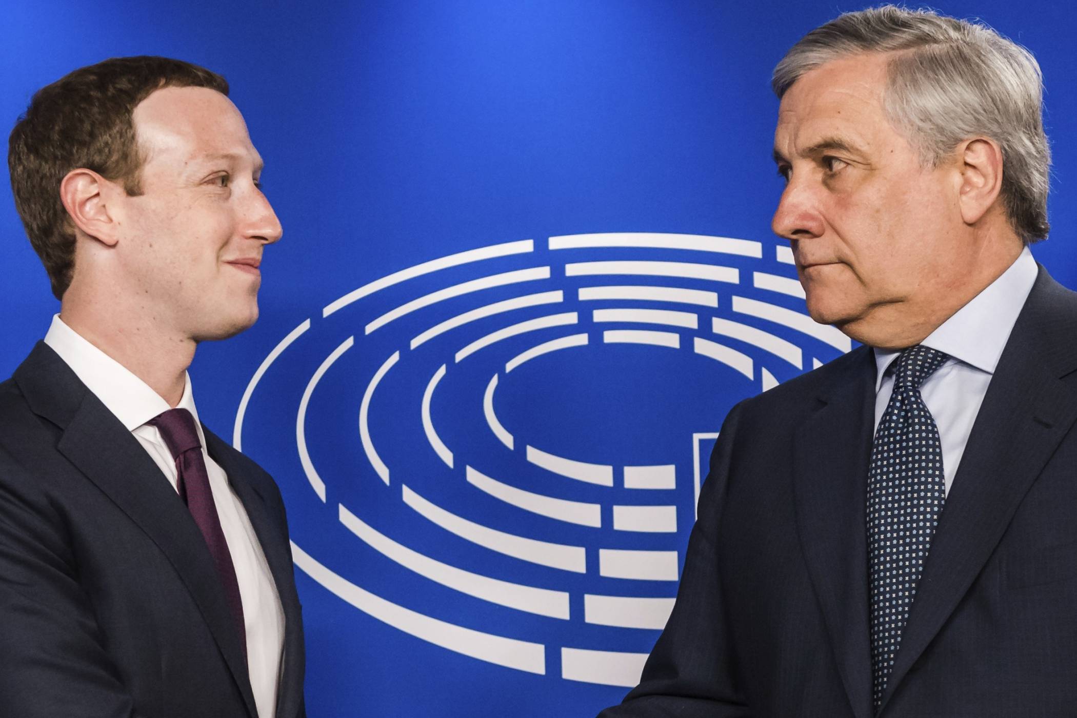 Пред Eвропарламента: избегна ли Марк Зукърбърг най-трудните въпроси?
