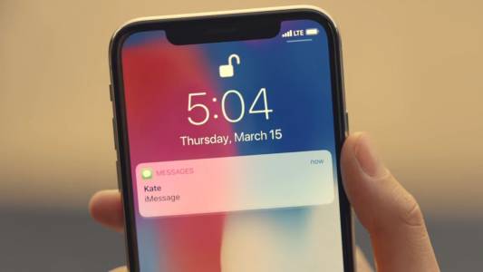 Apple намали поръчките на части за iPhone с 20 процента