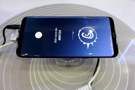 Samsung Galaxy S10 ще разчита на нова технология, за да има дисплей „от край до край“