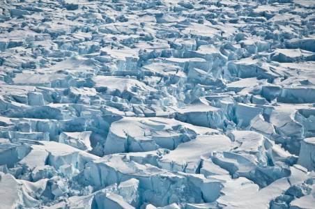 Антарктида губи леденото си покритие опасно бързо