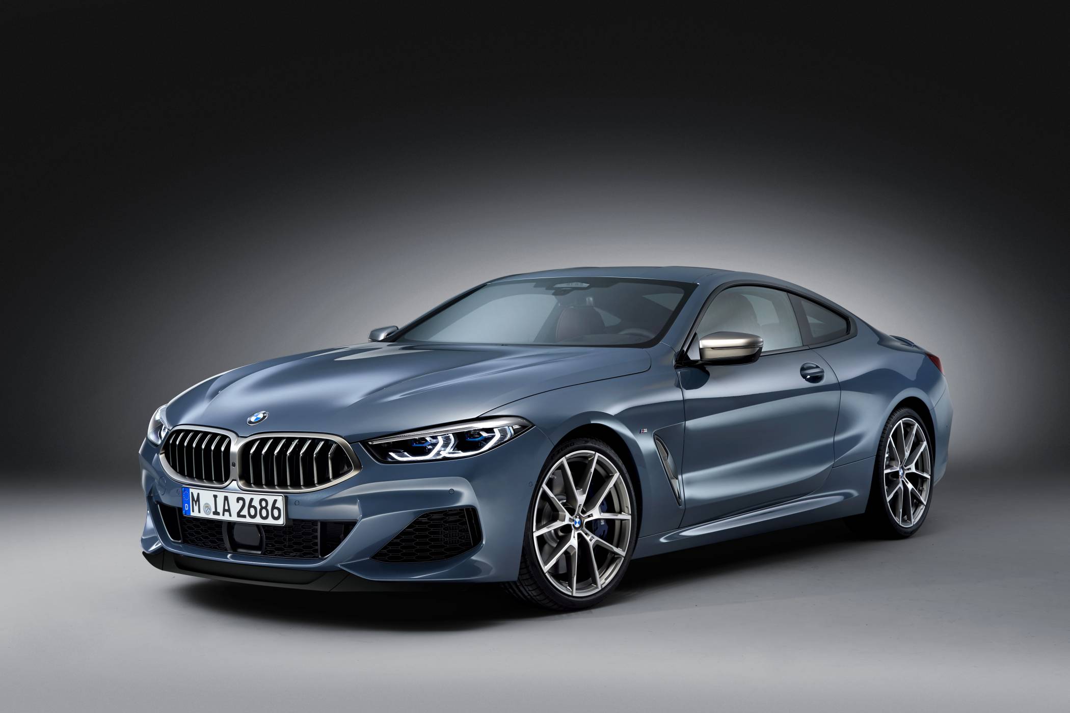 BMW Серия 8 Купе на пазара от ноември: мощност, прецизно управление и лукс