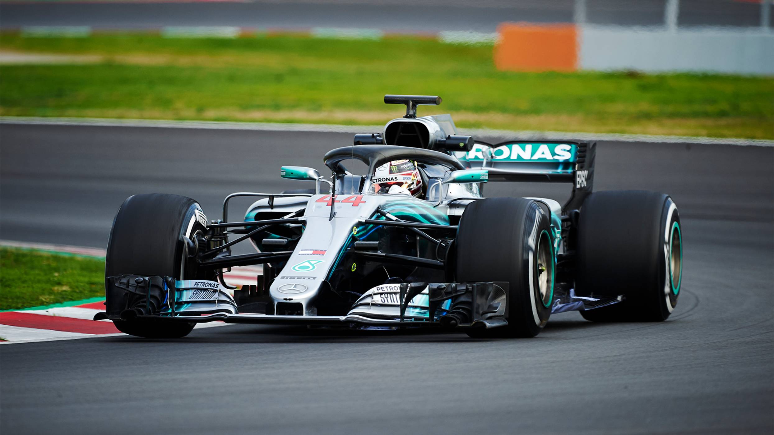 Formula 1: неспиращото развитие на най-популярния моторен спорт