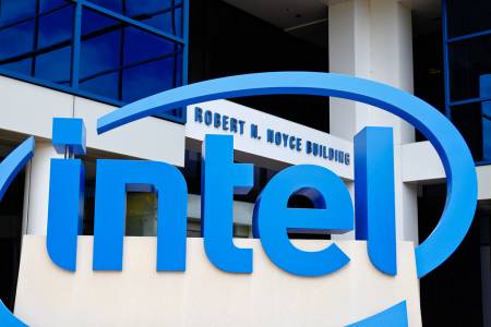 Шефът на Intel подаде оставка заради връзка със служителка