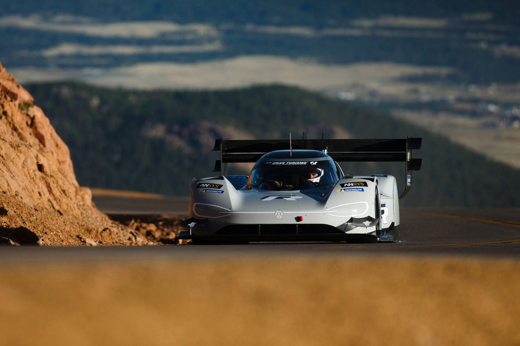 Volkswagen I.D. R EV покори Пайкс Пийк за рекодно време