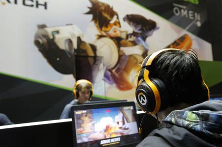 Южнокореец, хакнал Overwatch, е осъден на една година затвор